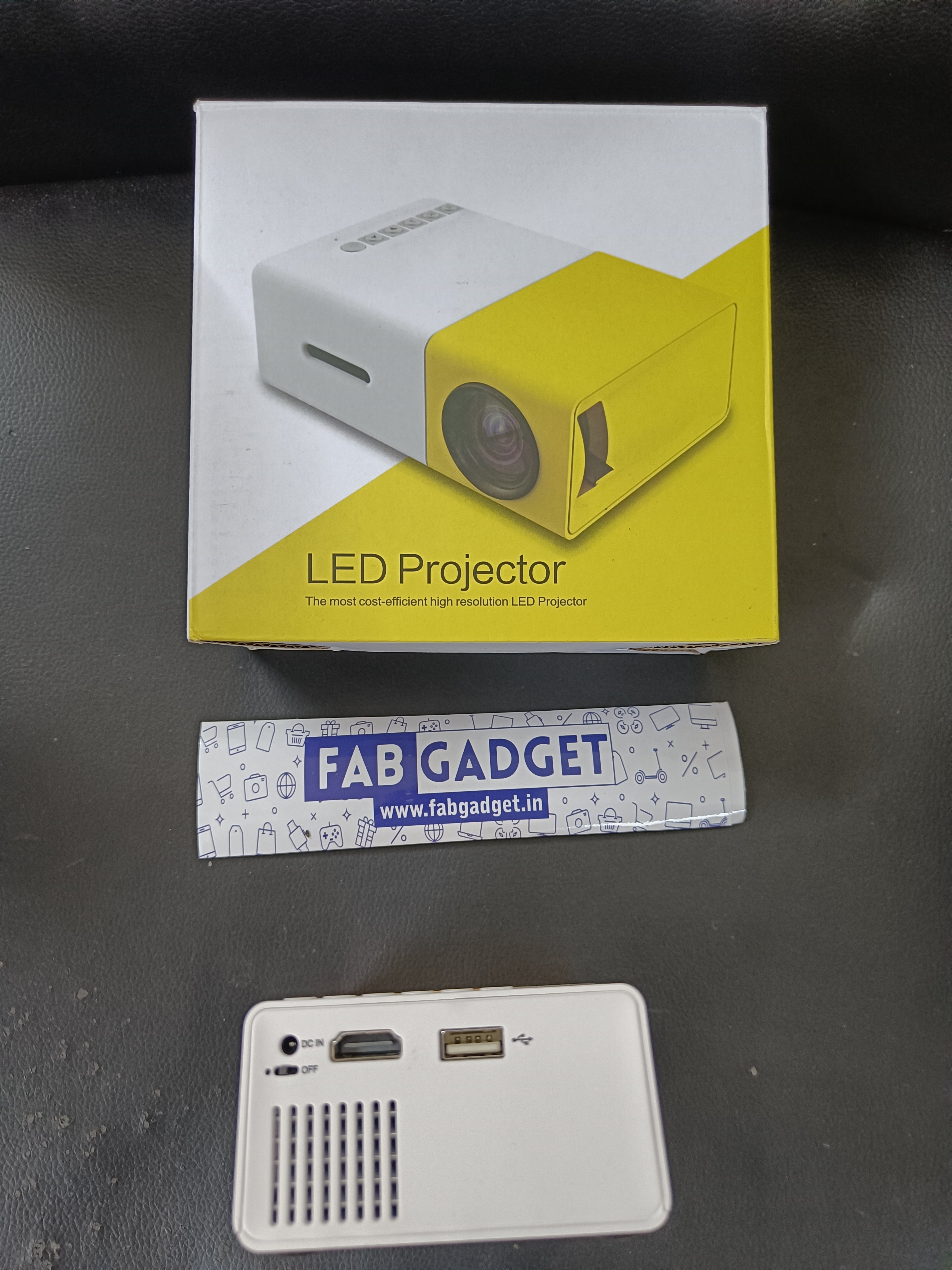 Fabgadget Projector, 400LM Portable Mini Home Theater LED Projector with Remote Controller, 3500 lm LED Corded Projector UC500 Support HDMI, AV, SD, USB Interfaces (Yellow)
